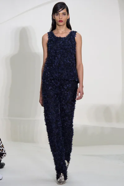 Look 32